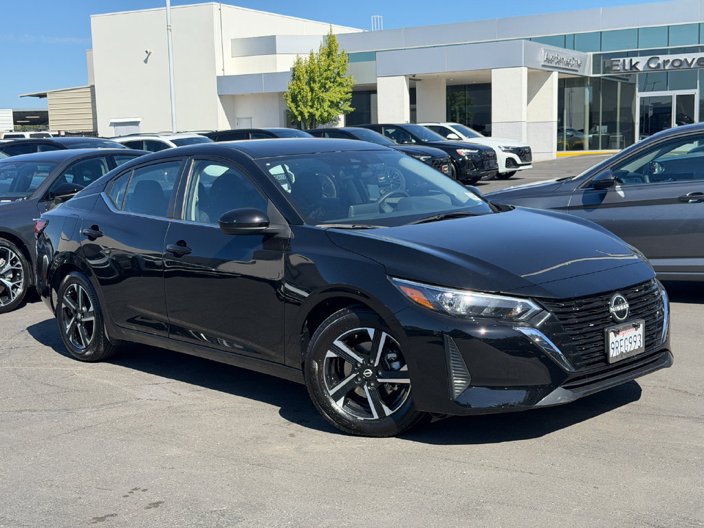 Used 2025 Nissan Sentra SV FWD image 2