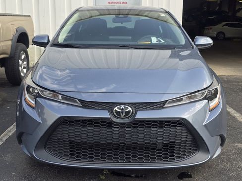 Certified 2022 Toyota Corolla LE FWD image 2