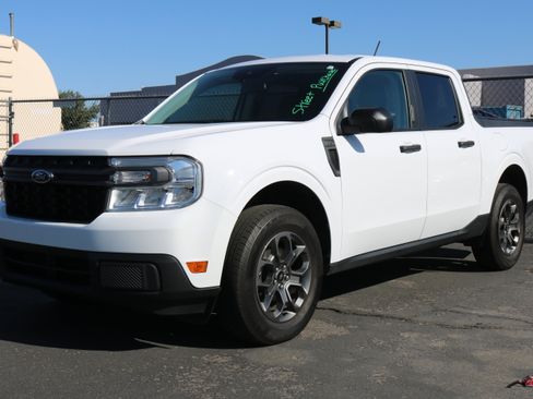 Used 2023 Ford Maverick XLT FWD image 2