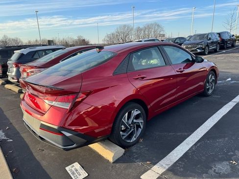 Certified 2025 Hyundai Elantra Sport image 3