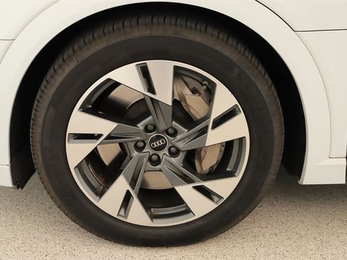 Used 2022 Audi e-tron Premium image 33