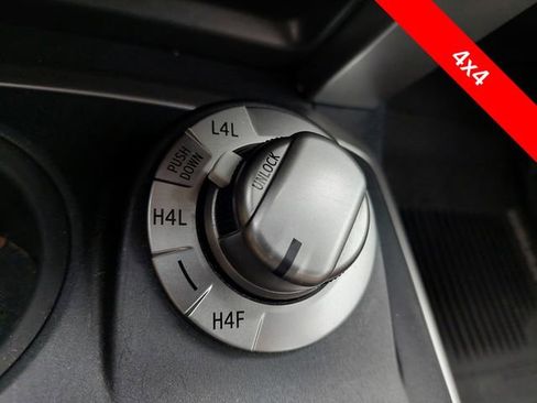 Used 2018 Toyota 4Runner Limited AWD/4WD image 17
