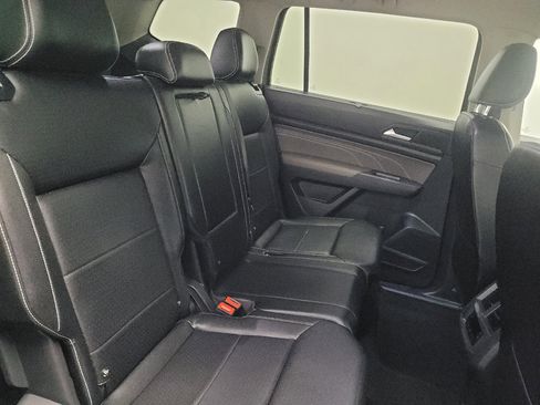 Used 2021 Volkswagen Atlas SE image 19