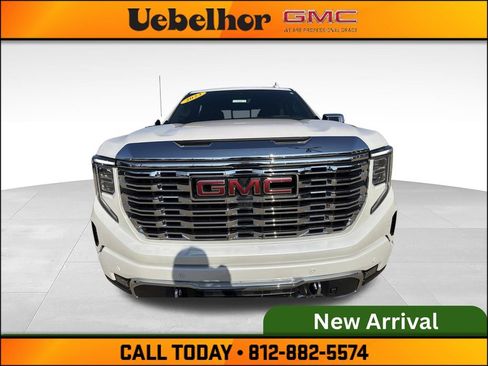 Used 2023 GMC Sierra 1500 Denali w/ Denali Reserve Package AWD/4WD image 12