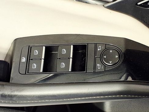 Used 2023 MAZDA MAZDA3 s FWD image 15