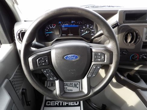 Used 2021 Ford E-350 and Econoline 350 Super Duty image 20