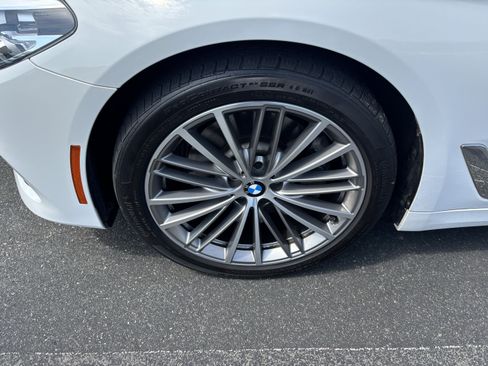 Used 2019 BMW 530i xDrive w/ Convenience Package AWD/4WD image 12