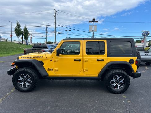 Used 2021 Jeep Wrangler Unlimited Rubicon w/ Cold Weather Group AWD/4WD image 4