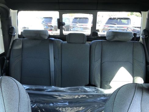 New 2026 Jeep Gladiator Sport AWD/4WD image 11