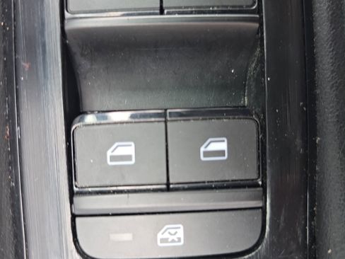 Used 2024 Nissan Rogue SV image 16