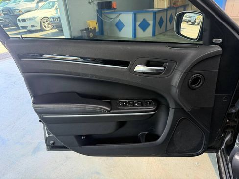 Used 2019 Chrysler 300 S AWD/4WD image 16