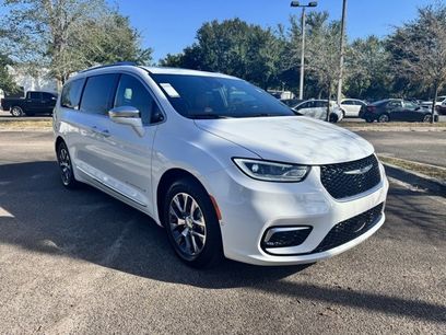 Used 2024 Chrysler Pacifica Pinnacle