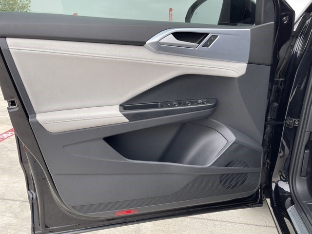 New 2025 Volkswagen Taos SE FWD image 14