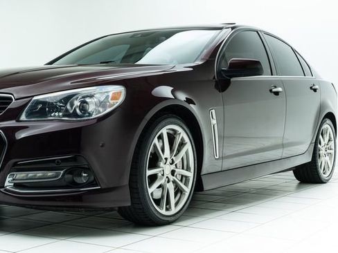 Used 2015 Chevrolet SS image 9