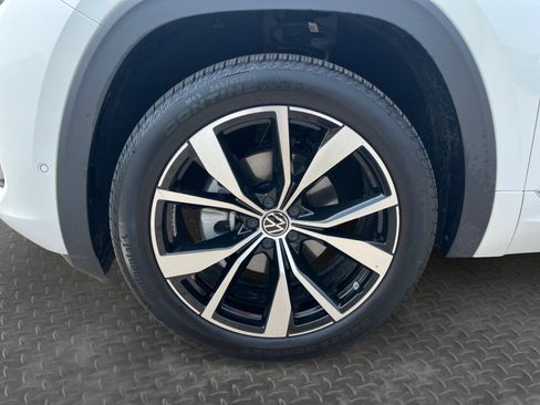 Certified 2026 Volkswagen Atlas SEL Premium R-Line AWD/4WD image 14