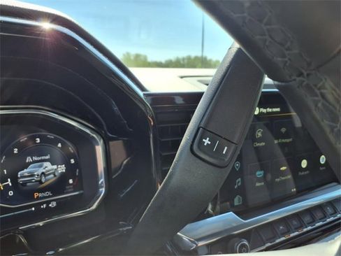 Used 2025 Chevrolet Silverado 1500 LT image 69