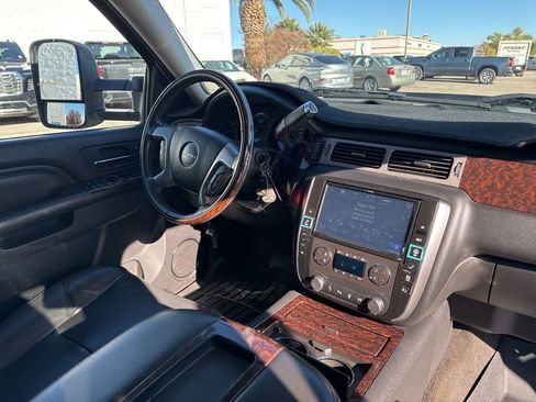 Used 2014 GMC Sierra 2500 Denali w/ Suspension Package, Off-Road image 23