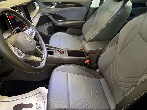 New 2026 Volkswagen Tiguan SE image 21