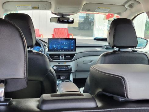 Used 2024 Ford Escape Platinum w/ Premium Technology Package image 31