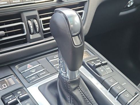 Certified 2021 Porsche Macan AWD/4WD image 37
