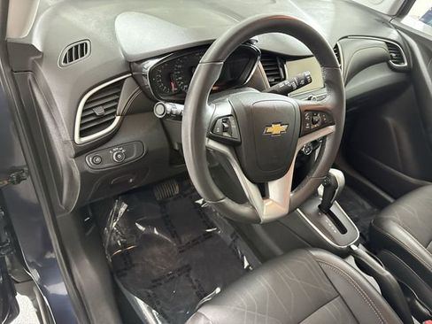 Used 2018 Chevrolet Trax LT w/ LT Convenience Package image 23