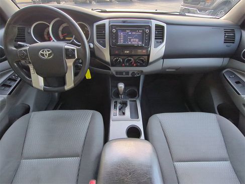 Used 2014 Toyota Tacoma PreRunner image 14