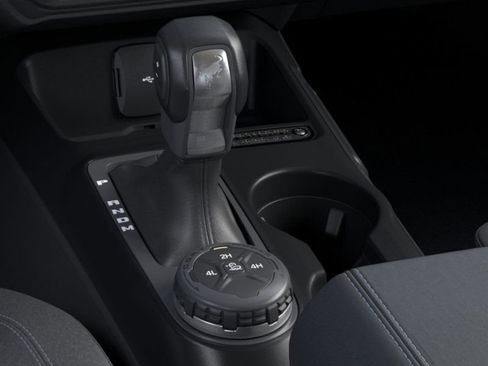 Used 2025 Ford Bronco Outer Banks image 17