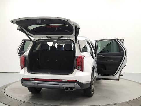Used 2025 Hyundai Palisade SEL FWD image 14