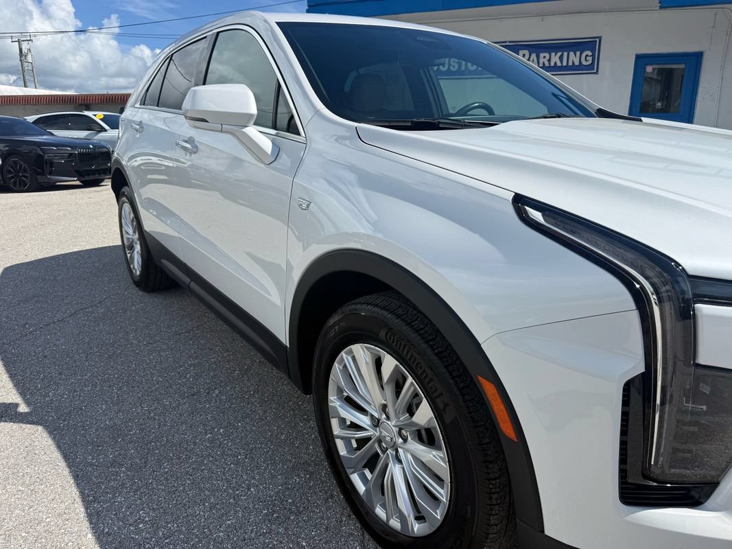 Used 2024 Cadillac XT4 Luxury FWD image 6
