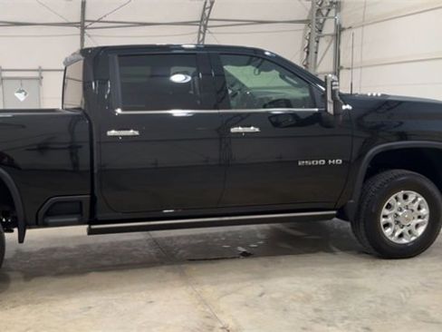 Used 2025 Chevrolet Silverado 2500 LTZ w/ LTZ Convenience Package image 2