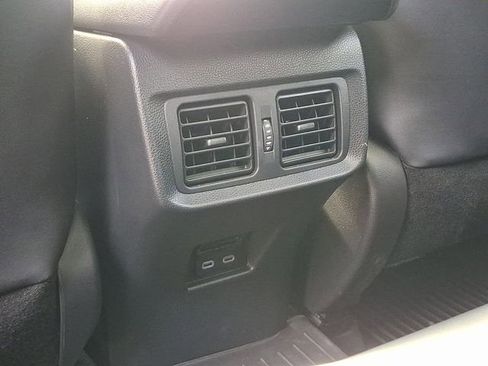 Used 2023 Toyota Venza Nightshade image 13