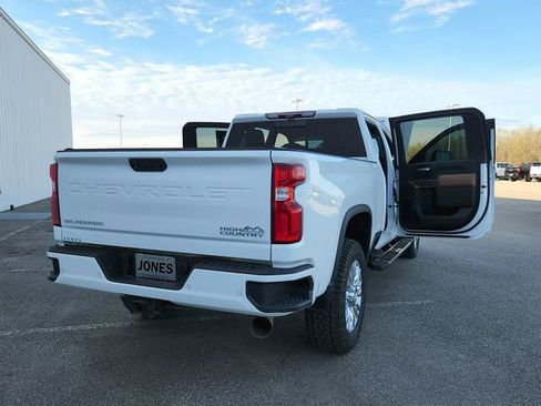 Used 2022 Chevrolet Silverado 2500 High Country w/ Technology Package image 16