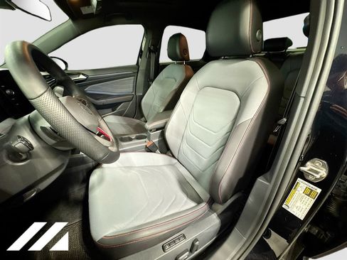 Used 2026 Volkswagen Jetta GLI Autobahn FWD image 21