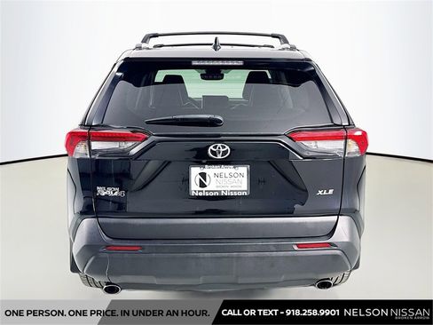 Used 2023 Toyota RAV4 XLE Premium image 6