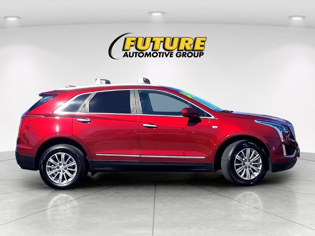 Used 2018 Cadillac XT5 Luxury w/ Driver Awareness Package FWD image 3