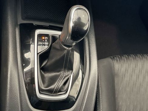 Used 2019 Nissan Rogue SV image 19