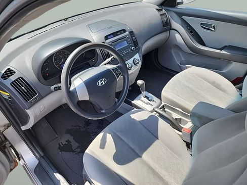 Used 2010 Hyundai Elantra GLS FWD image 10