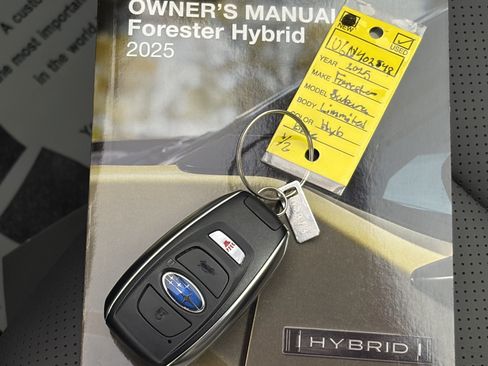 Used 2025 Subaru Forester Limited AWD/4WD image 32