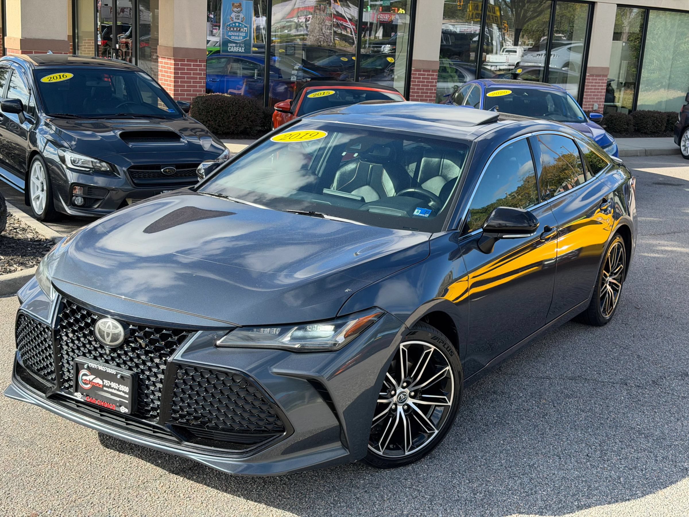 Used 2019 Toyota Avalon Touring w/ Advanced Safety Package FWD image 2
