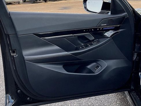 Used 2024 BMW 530i image 23