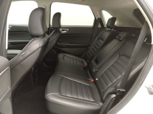 Used 2024 Ford Edge SEL image 18