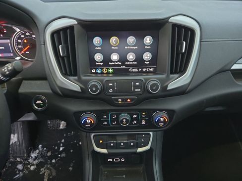 Used 2022 GMC Terrain SLT w/ Elevation Edition image 15