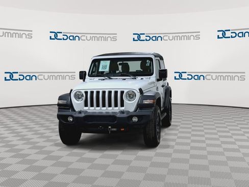Used 2021 Jeep Wrangler Sport AWD/4WD image 3