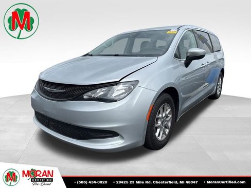 Used 2022 Chrysler Voyager LX FWD image 1
