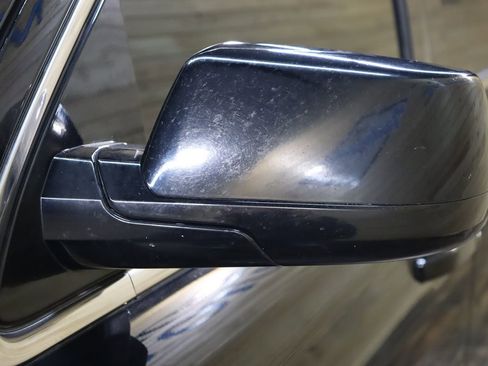 Used 2015 GMC Yukon SLT w/ HD Trailering Package image 17