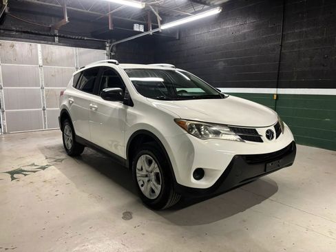 Used 2015 Toyota RAV4 LE image 1