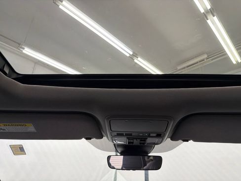 Used 2024 Honda Odyssey Elite image 25