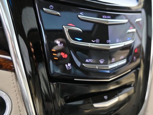 Used 2015 Cadillac Escalade Luxury image 21