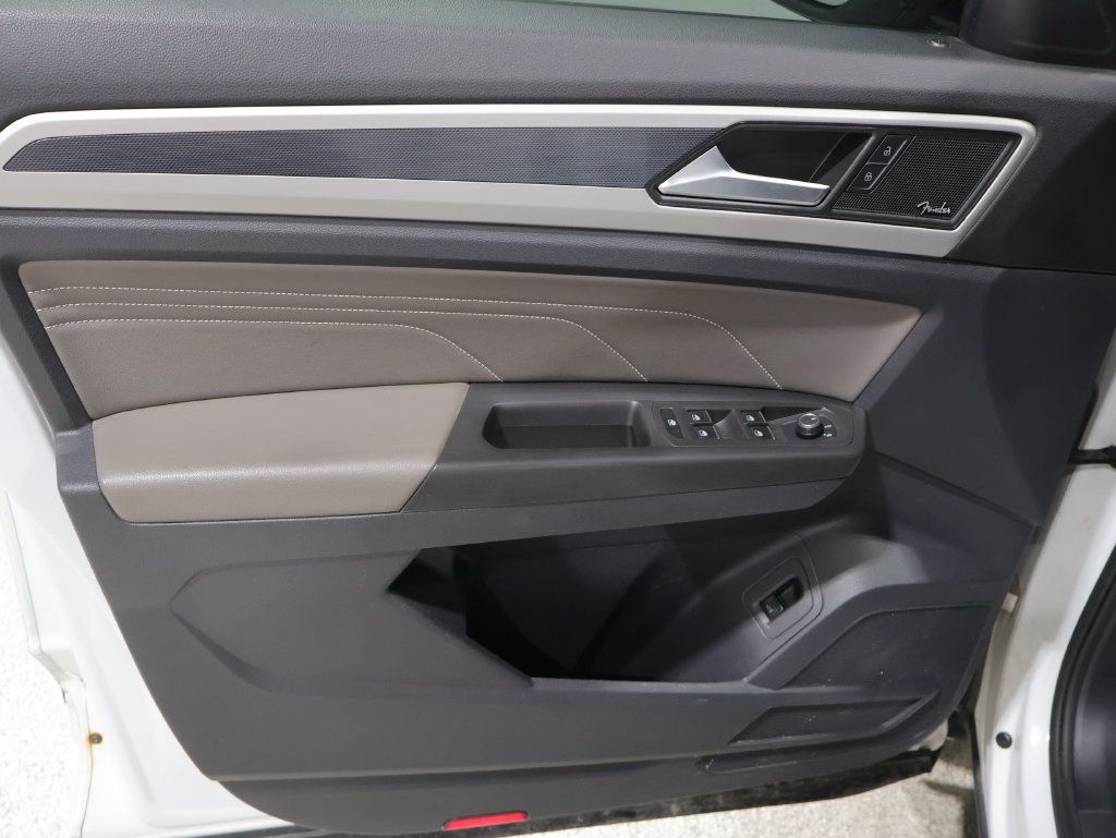 Used 2022 Volkswagen Atlas Cross Sport SEL R-Line AWD/4WD image 7