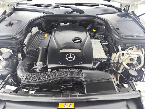 Used 2019 Mercedes-Benz GLC 300 4MATIC w/ Premium Package image 41